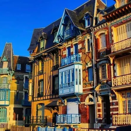 Caprices De Avec Grand Balcon Et Vue A 300 M Plage, Apercu Mer, Lit Queen Size, Les Bains Le Treport , Petit Dejeuner En Option, 2 Velos Fournis Mers-les-Bains