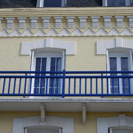 Appartement Avec Grand Balcon Et Vue à 300 M Plage, Lit Queen Size